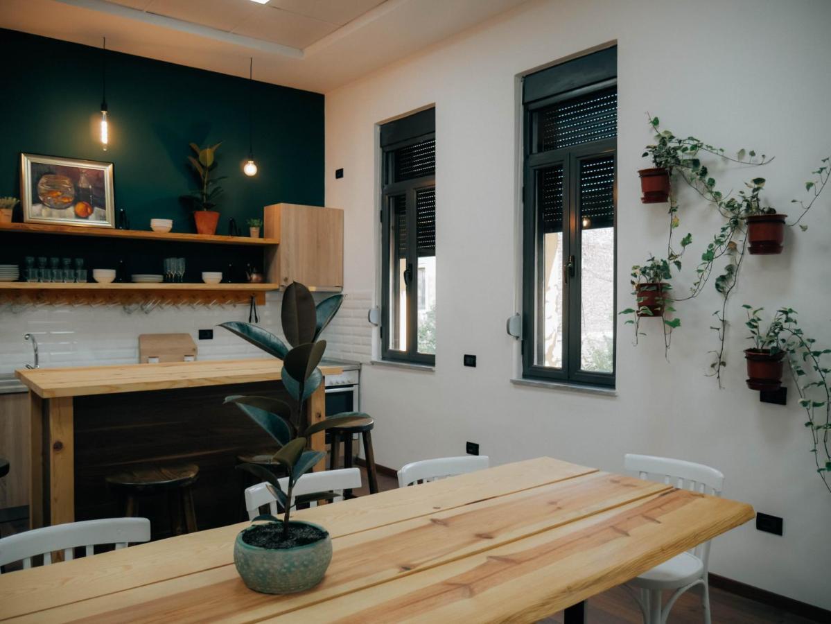 The Maze Hostel Tirana Exterior photo